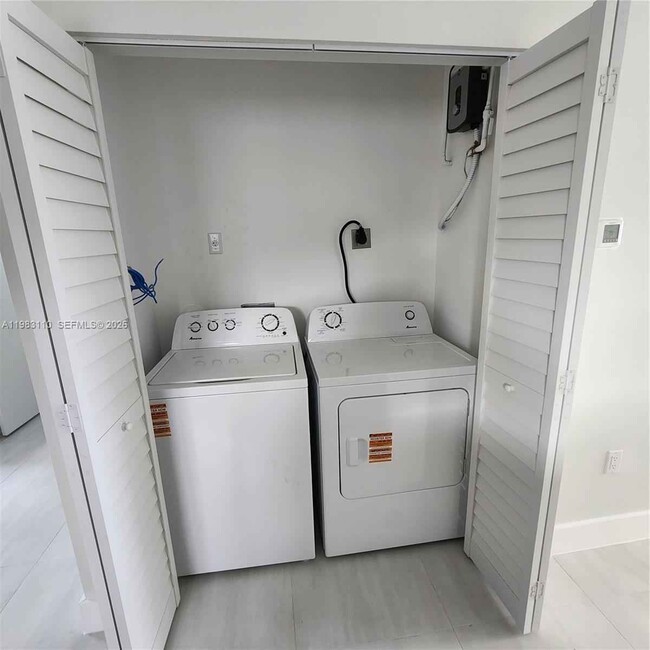 Building Photo - 1171 NW 66th St