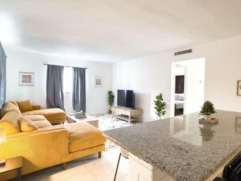 Building Photo - 505 Fillmore Ave