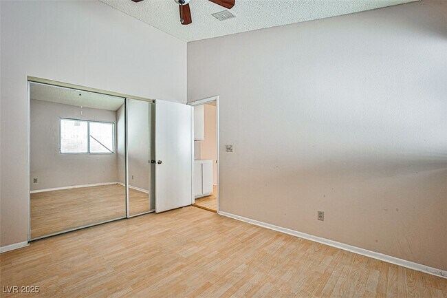 Building Photo - 6801 Midpark Cir