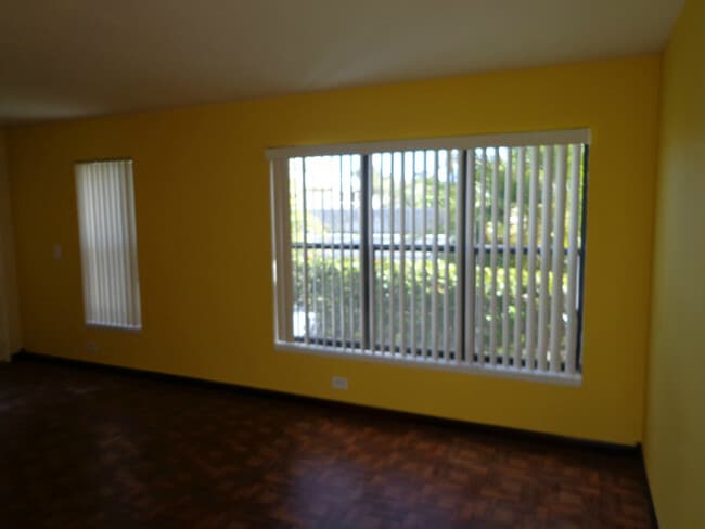 Building Photo - Cozy 2/1 Home in Sunrise!