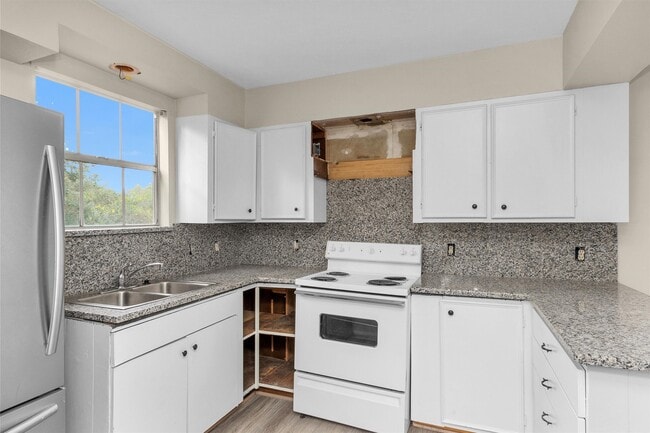 Building Photo - 1478 Apache Dr