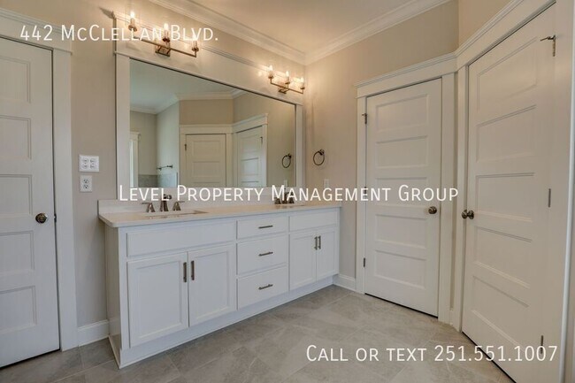 Building Photo - 442 McClellan Blvd