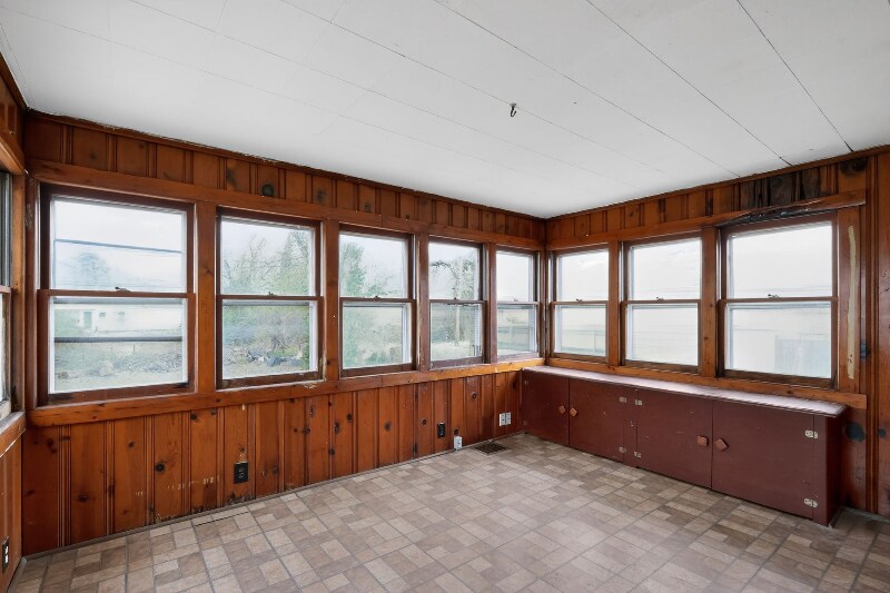 Building Photo - 830 N 83rd St