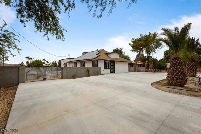 Building Photo - 7724 Rancho Destino Rd