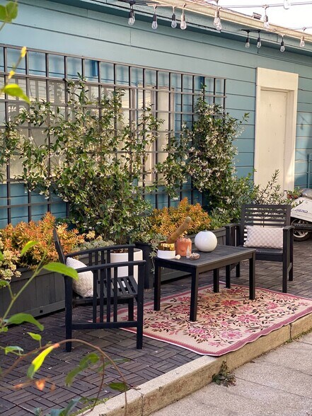 Building Photo - 6288 Dover St