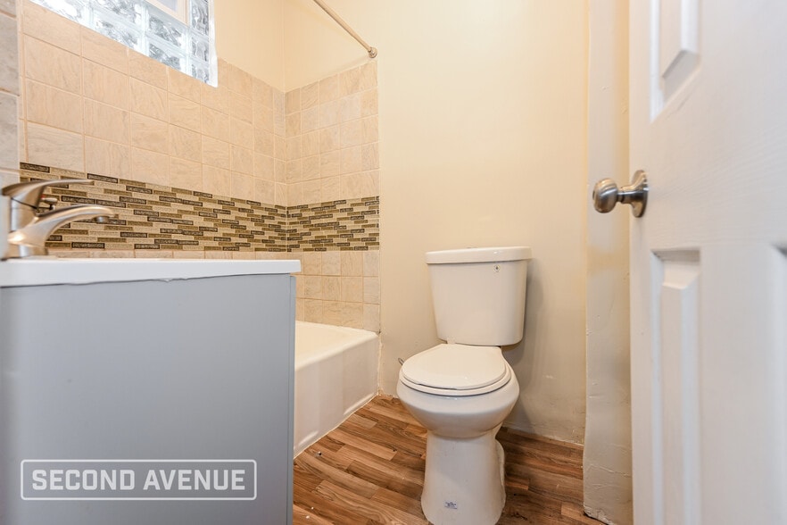 Building Photo - 3859 Vine St