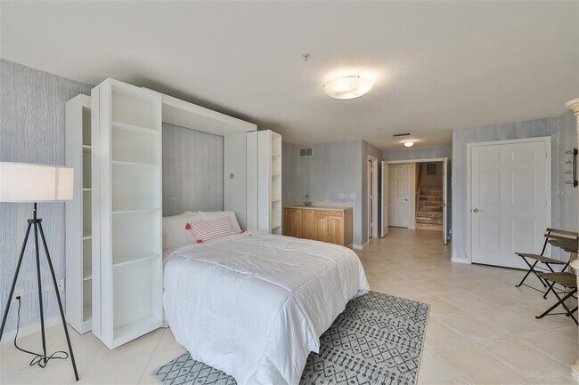 Building Photo - 1593 Pinellas Bayway S