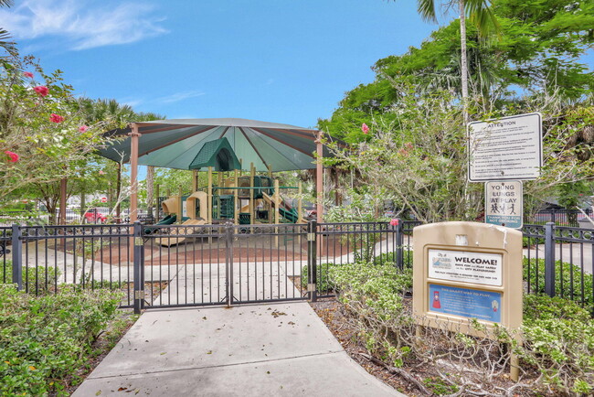 Building Photo - 3100 N Palm Aire Dr