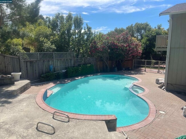 Building Photo - 971 Livorna Rd