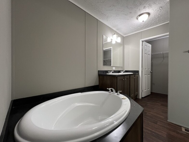 Building Photo - 302 Caseybrook Ct