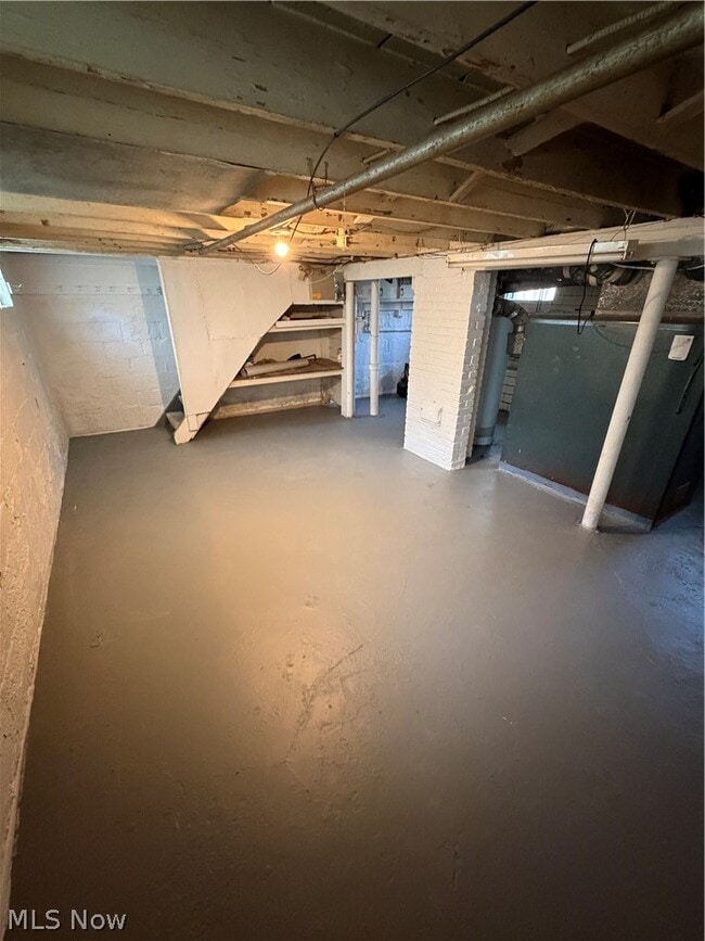 Building Photo - 52 Meadowbrook Ave