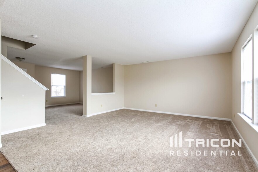 Building Photo - 2382 Westmere Dr