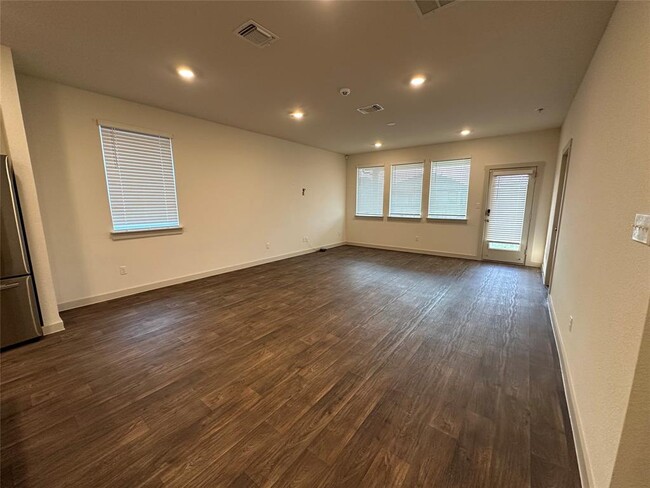 Building Photo - 125 Wichita River Rd