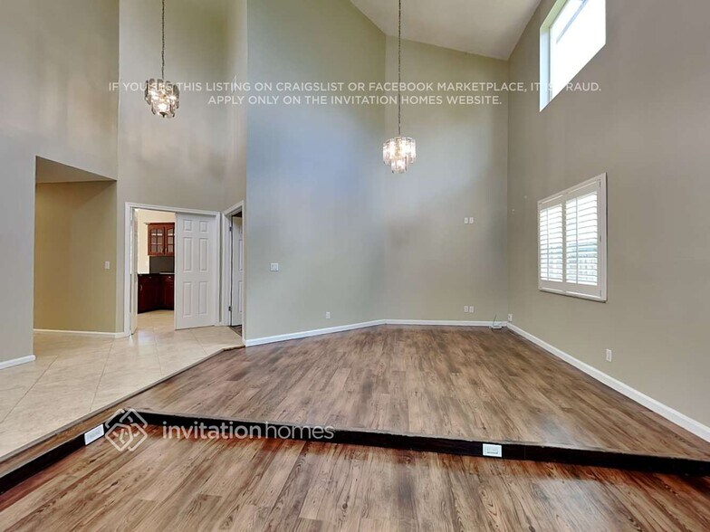 Building Photo - 4433 NW 67th Ave