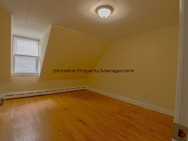 Building Photo - 125 Broad St
