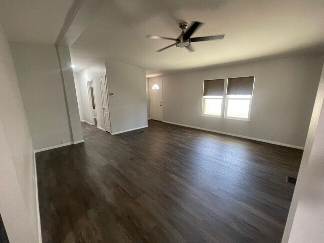 Building Photo - 32373 Chiricahua Dr