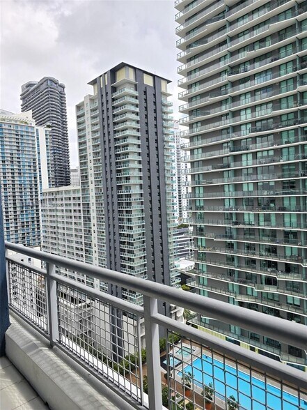 Building Photo - 60 SW 13th St