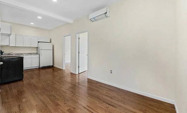 Building Photo - 2 bedroom in Long Island City NY 11105