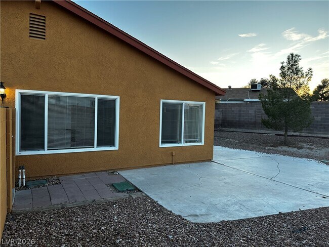 Building Photo - 3915 Cll Tereon