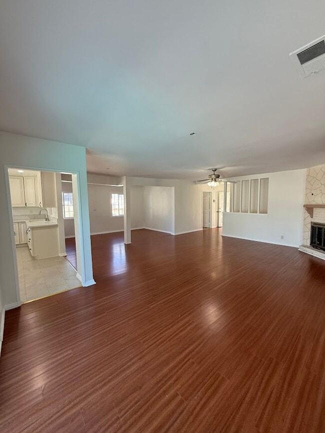 Building Photo - Beautiful 4 Bedroom, 2 Bathroom Arleta Hom...