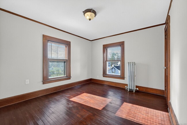 Building Photo - 12 N Main St