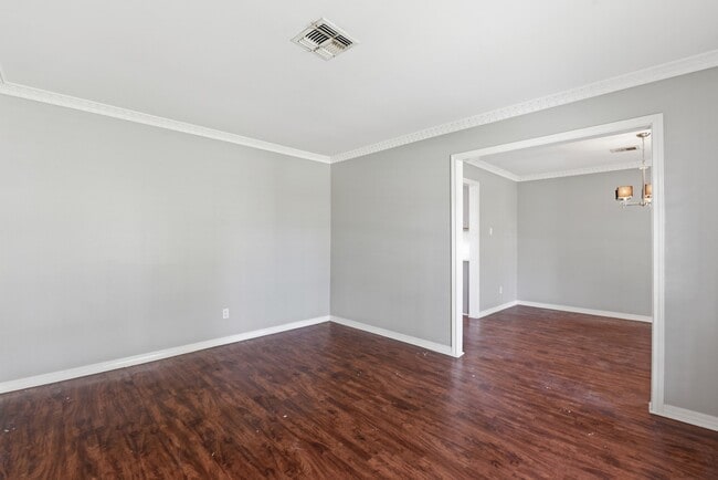 Building Photo - 7215 Ridge Oak Dr