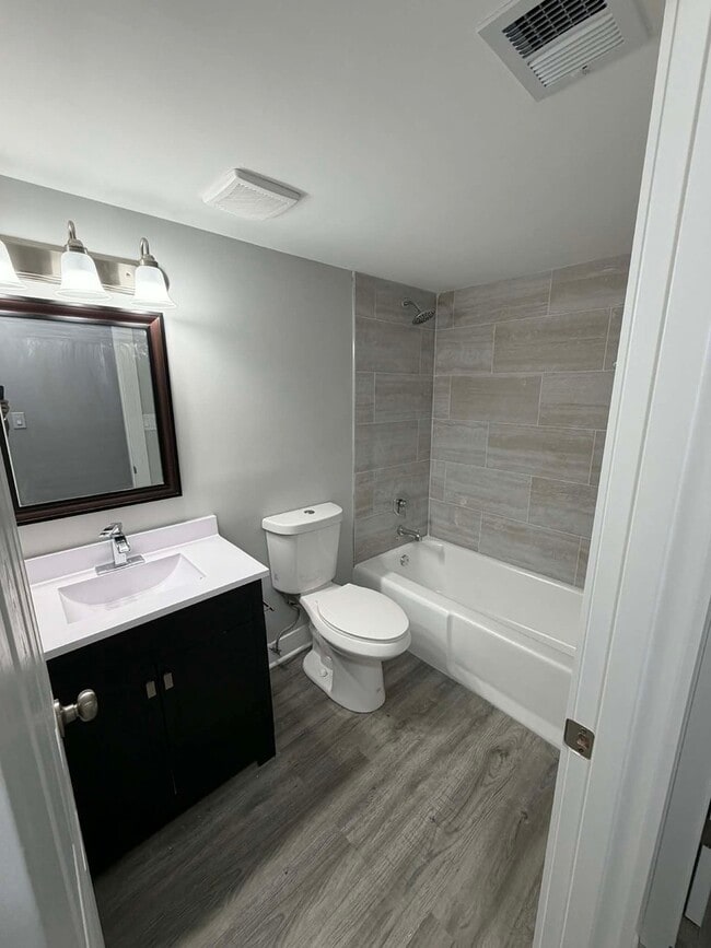 Building Photo - 10429 Austin Ave