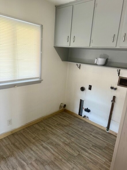 Building Photo - 1122 Glen Rd