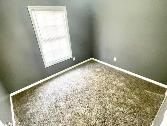 Building Photo - 104 Taylor Knoll Way