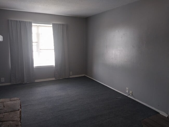 Building Photo - 6320 Riverside Dr