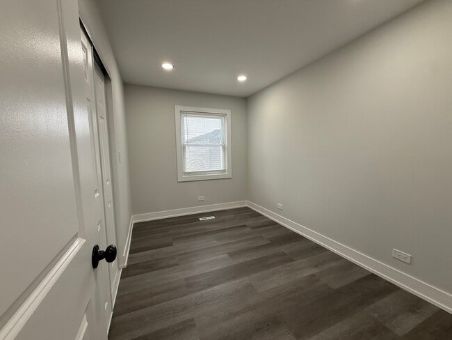 Building Photo - 16752 Artesian Ave