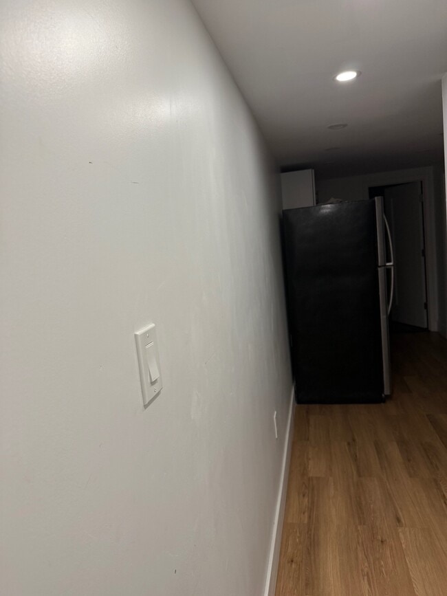 Building Photo - 10XX E 230th St