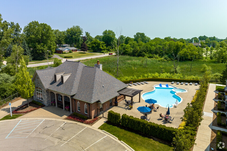 Clubhouse & Pool - Heron Springs Townhomes and Apartments