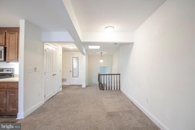 Building Photo - 30 W State St