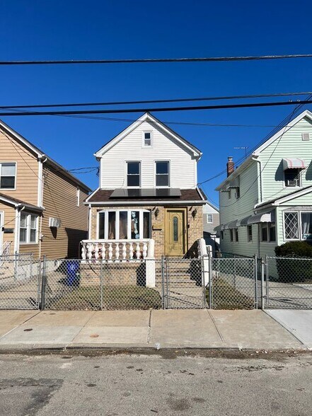 Building Photo - 221-29 106th Ave