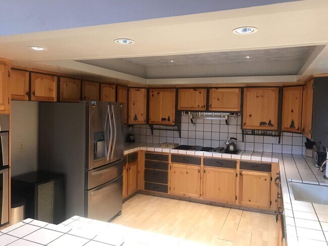 Building Photo - Fully Furnished Incline Home