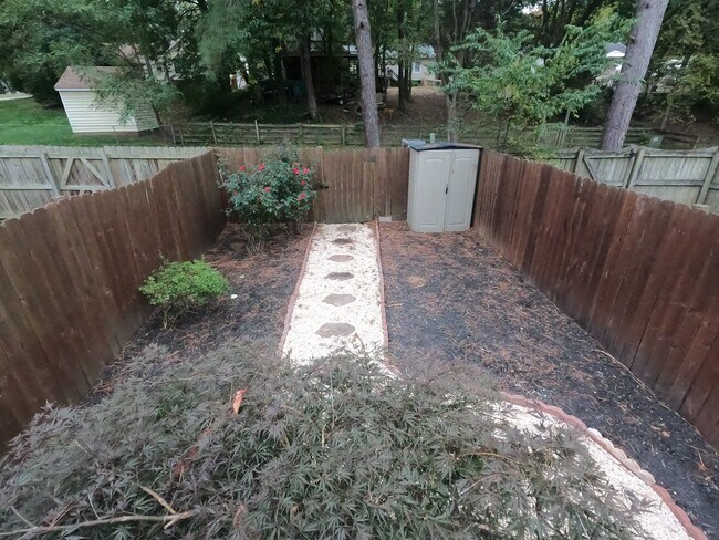 Building Photo - 2611 Chancer Dr