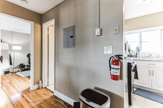 Building Photo - 207 Polifly Rd