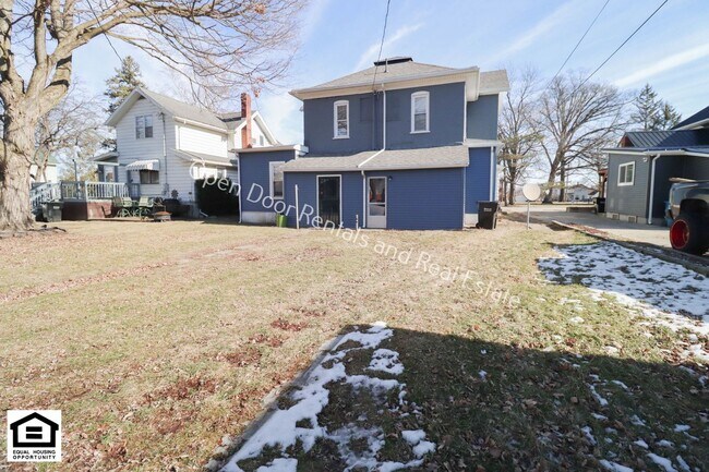 Building Photo - 304/306 S Guilford St