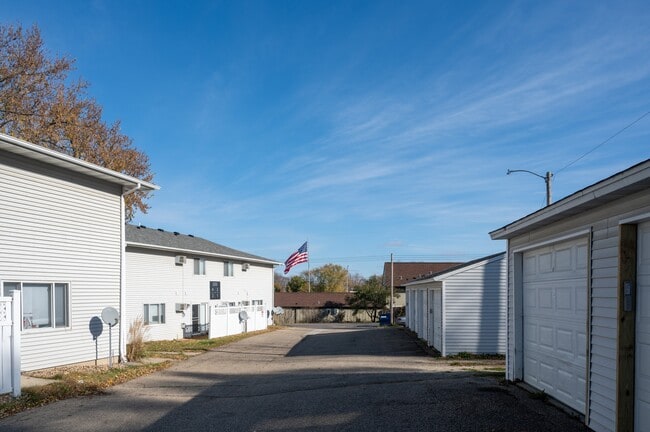 Building Photo - 204 18th St SW