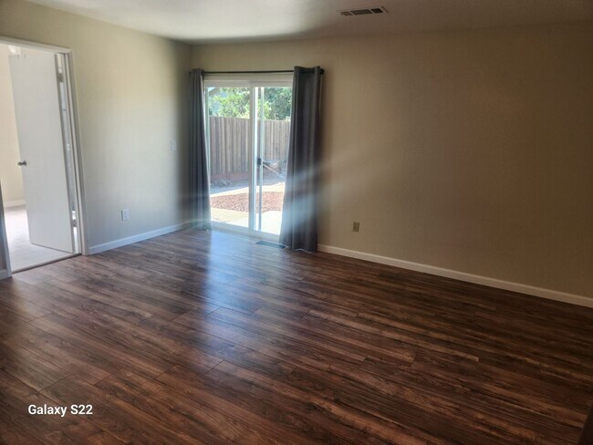Building Photo - This is a Must See beautiful 3 bedroom, 2 ...