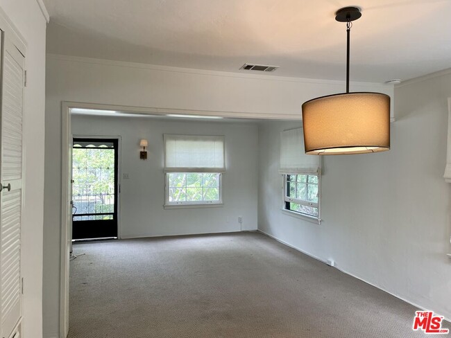 Building Photo - 9054 Elevado Ave