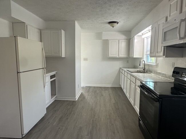 Building Photo - 3 bedroom 2 bath home in Orchard Hill