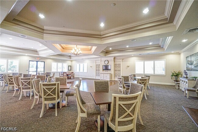Building Photo - 10535 Carolina Willow Dr
