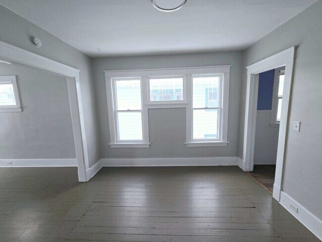 Building Photo - 3003 Chestnut St