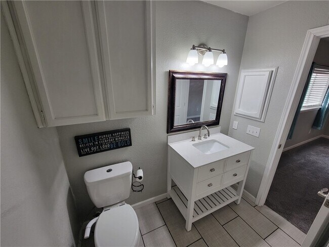 Building Photo - 7252 Mansions Dr