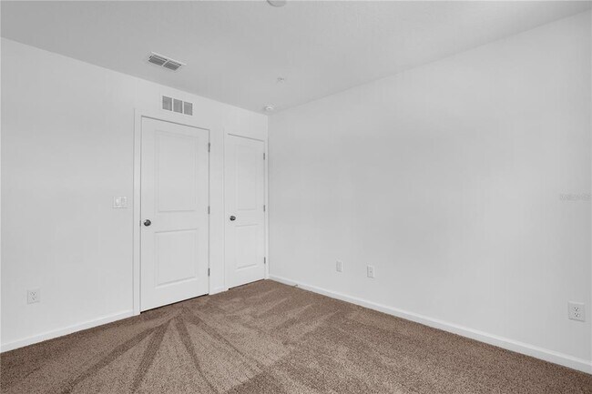 Building Photo - 9836 Walkway Dr