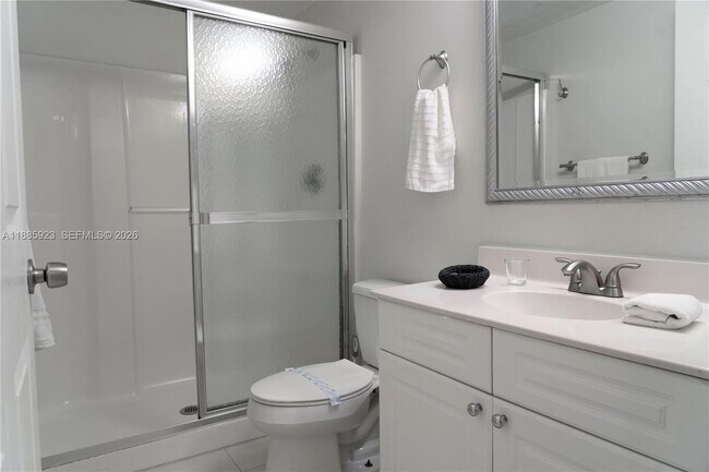 Building Photo - 17050 N Bay Rd