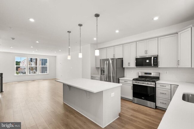 Building Photo - 8256 Longford Rd