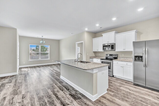 Building Photo - 113 Fourstar Ln